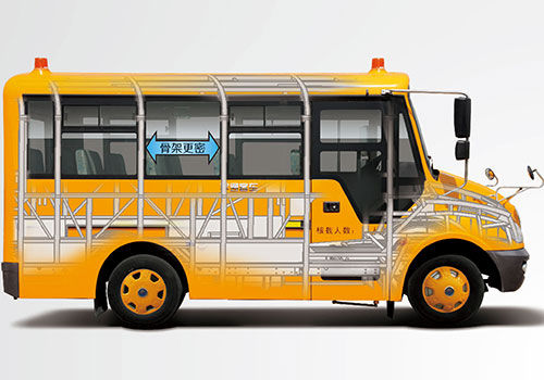 48輛宇通18座校車開進(jìn)汨羅